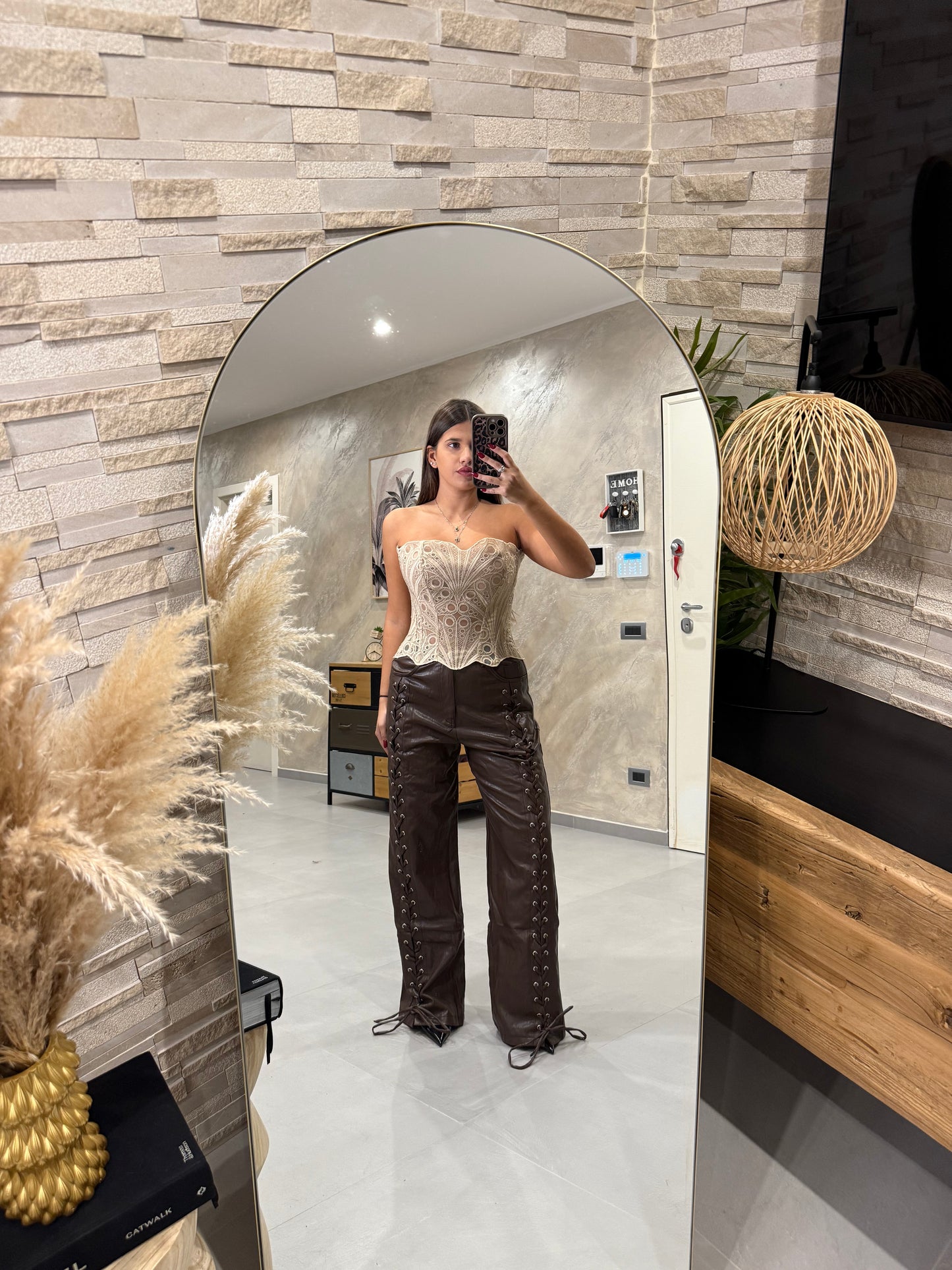 Pantalone in pelle stringhe